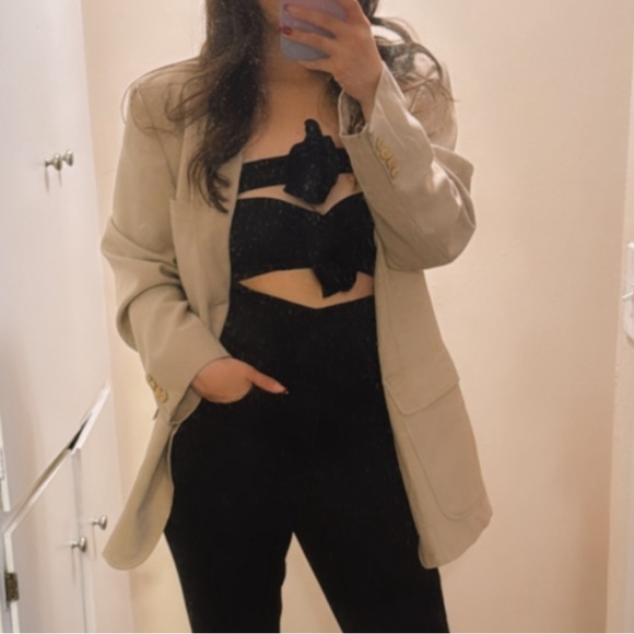 Miss Lola Tops - Black Rosette Crop Top